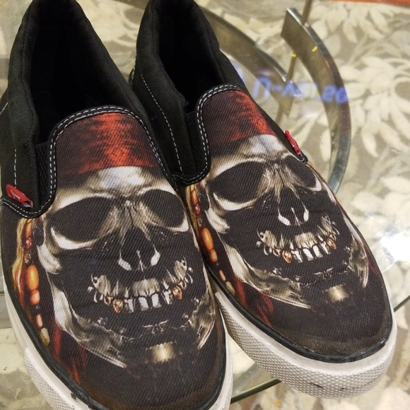 Size 8 striking skull loafers by Today - Picture 2 of 7